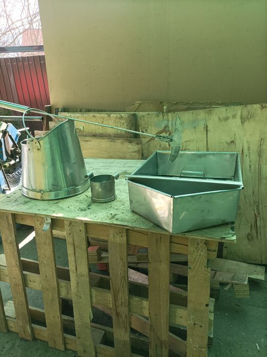 crinta  de vânzare la 600 de lei pe 50x50x15   300 de lei găleata