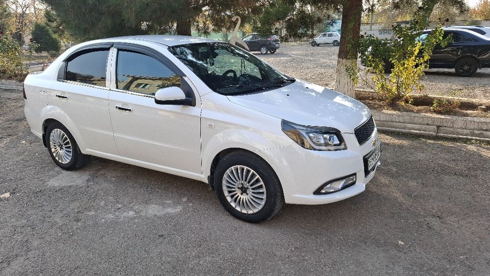 Naxia 3 sotiladi. Holati zoʻr