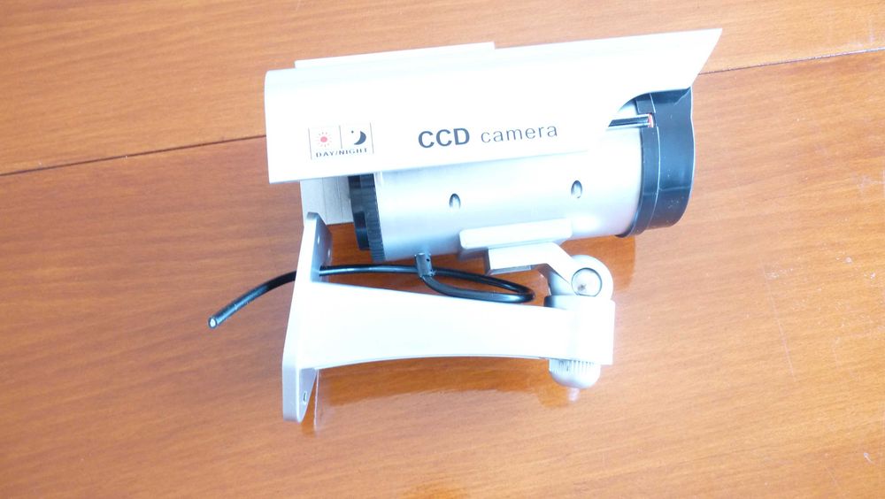 Имитация на охранителна камера - 4 броя комплект