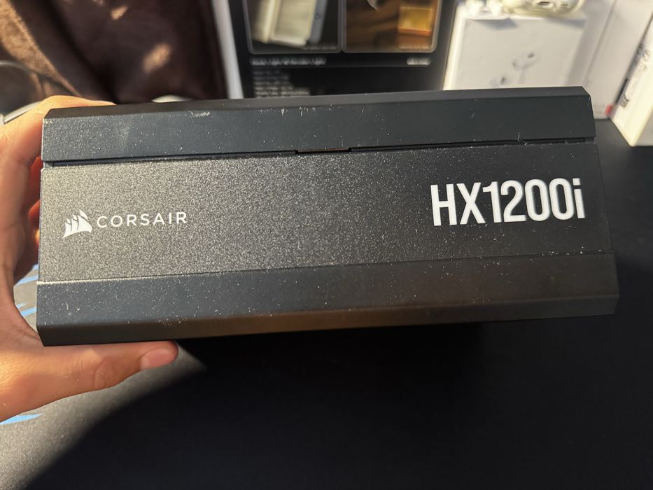 Vând sursă Corsair HX1200i 80+ Platinum, 1200W – fully modular