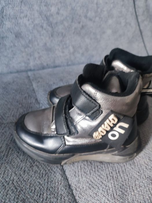 Продам ботинки весна