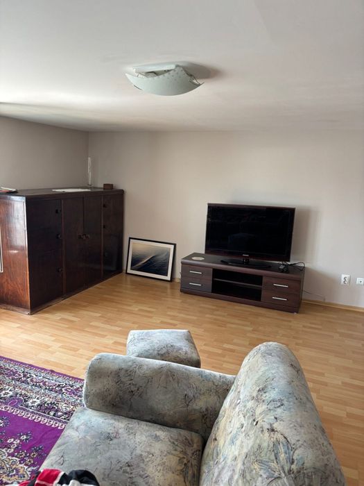 Дава се под наем Тристаен апартамент в Бургас, Център - 85 кв.м за 433.5 € - Снимка #1