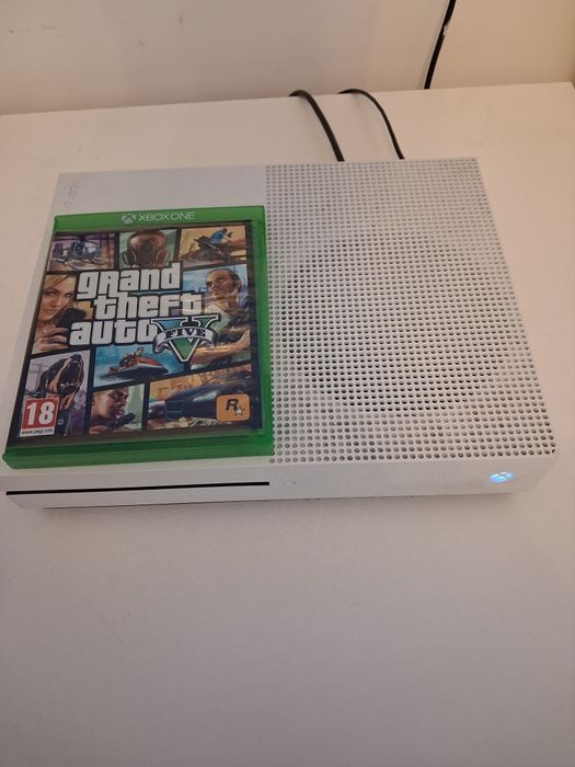 Xbox one s +gta5
