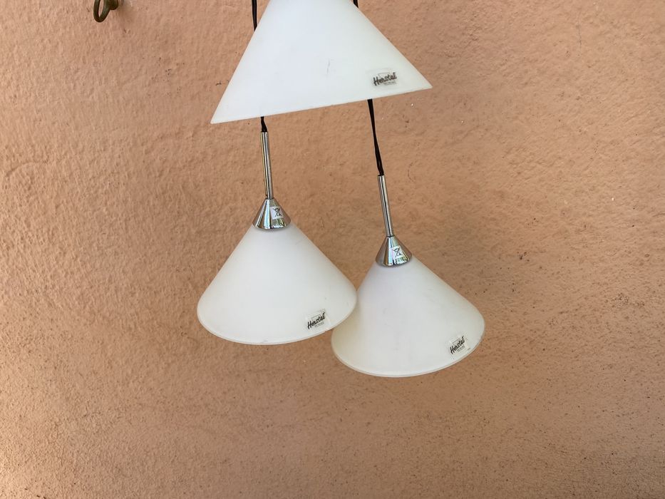 Дизайнерски полилей от млечно стъкло herstal