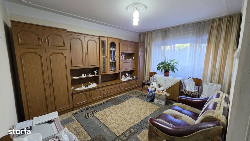 Apartament 3 c decomandate , 2 bai, etaj 1 la bulevard