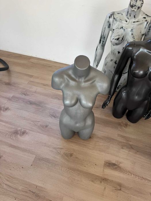 Манекени за магазин