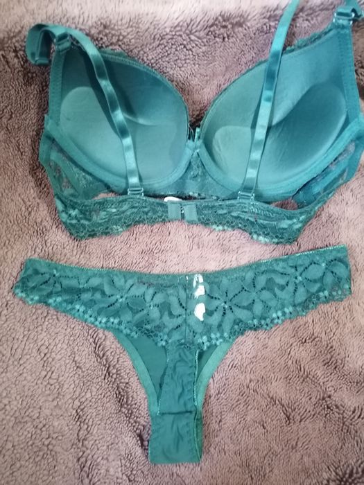 Set lenjerie verde, dama nou  făra eticheta, mărimea L