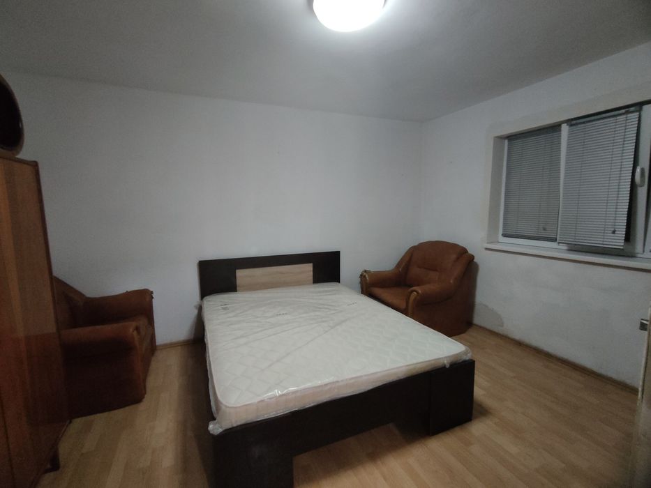 Închiriez casă cu curte, garaj și foișor – ideală pentru familie