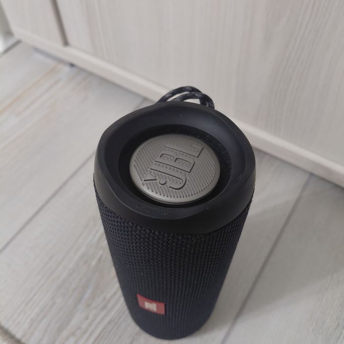 Продам JBL flip 5