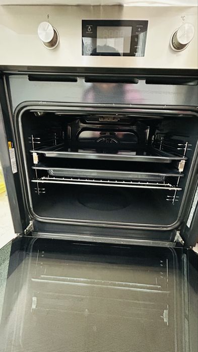 Духовка Hotpoint