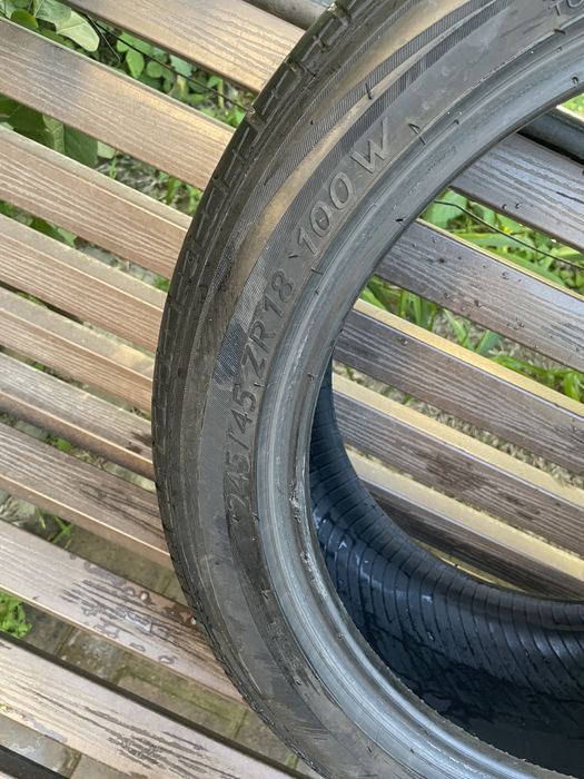 245/45/18 летня резина