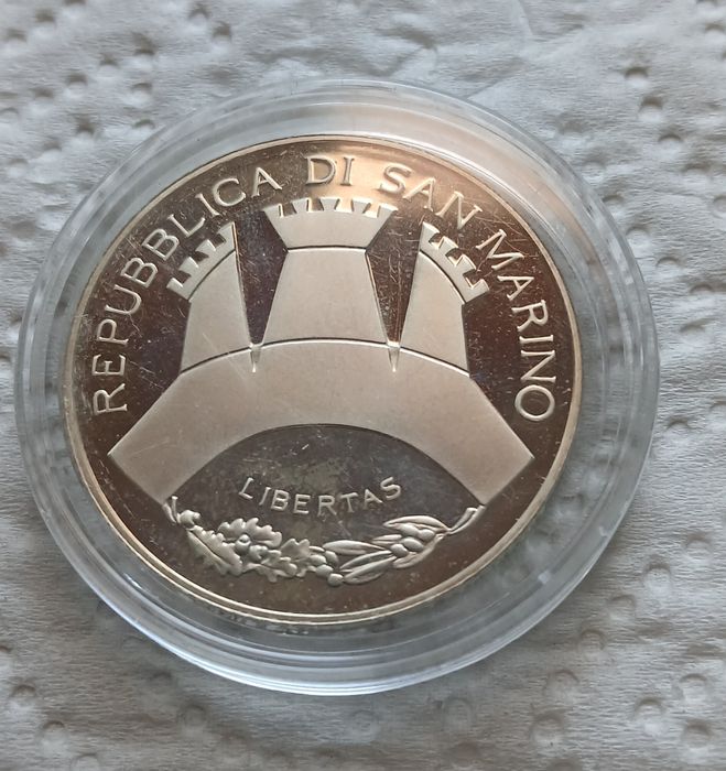 Сребърна монета.