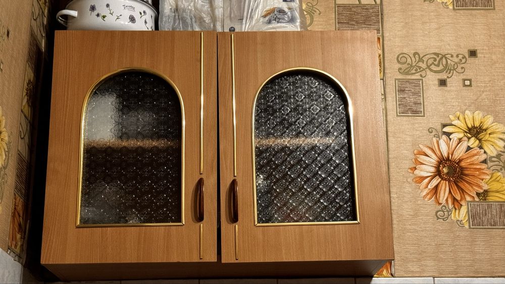 Кухонный гарнитур + стол с стульями 3в1