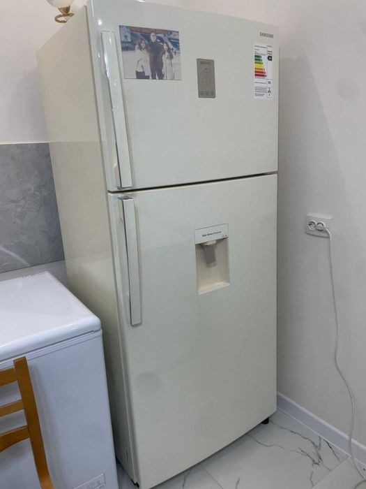 Холодильник Samsung