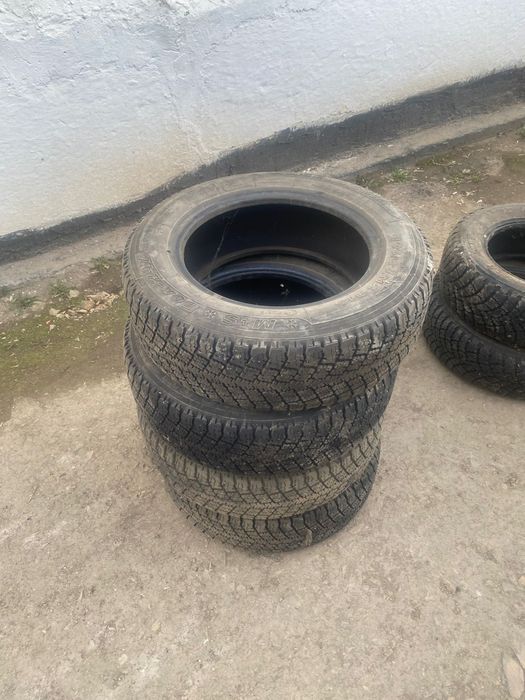 Продам б/у шины. В хорошем состоянии.