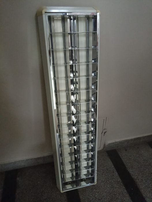 7 бр. офис осветителни тела 120×30 см – 2×36 W, електронен баласт, с крушки