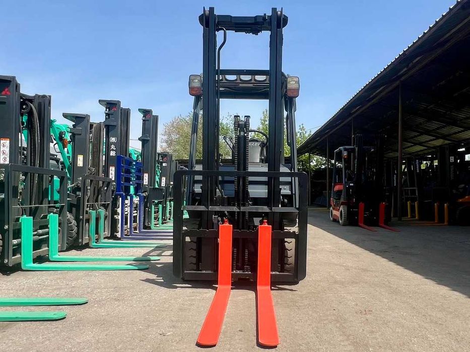 Вилочный погрузчик ( Кара)