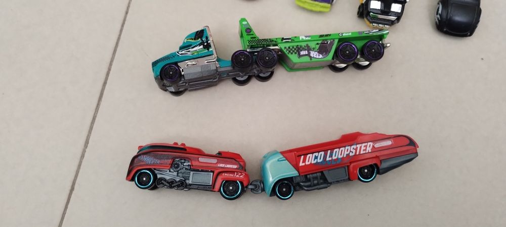Колички Hotwheels