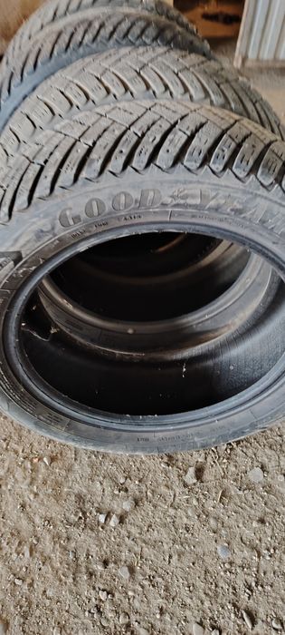Продается Шины гуд еяр прочные!