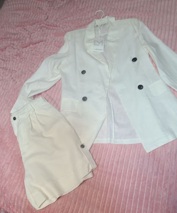 Diferite haine de vanzare noi