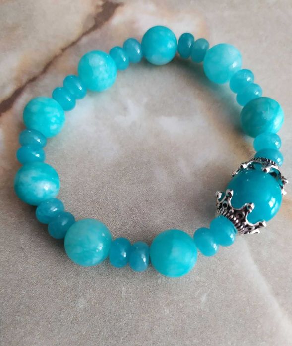 Гривни от естествени камъни