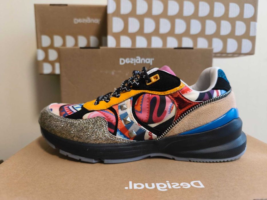 Desigual кецове.