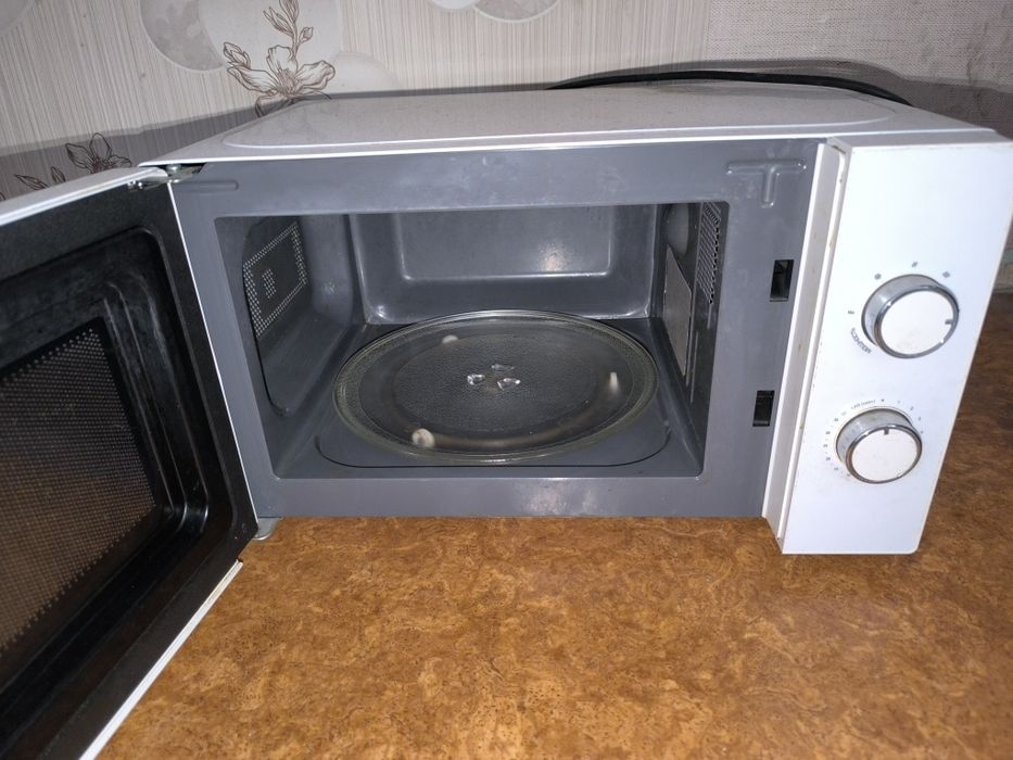 Продам микроволновую печь