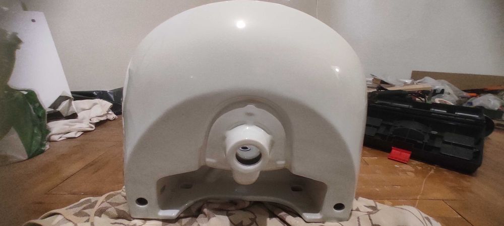 Чисто нови мивка и конзола Vidima