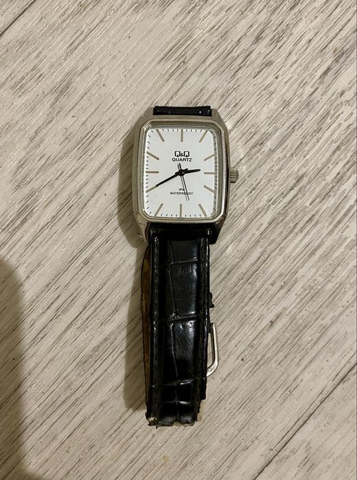 Продаётся часы срочно