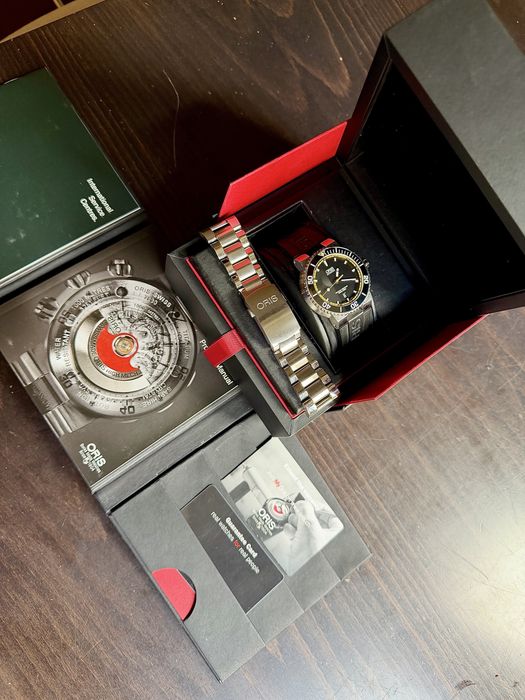 ORIS Aquis Date 43 mm