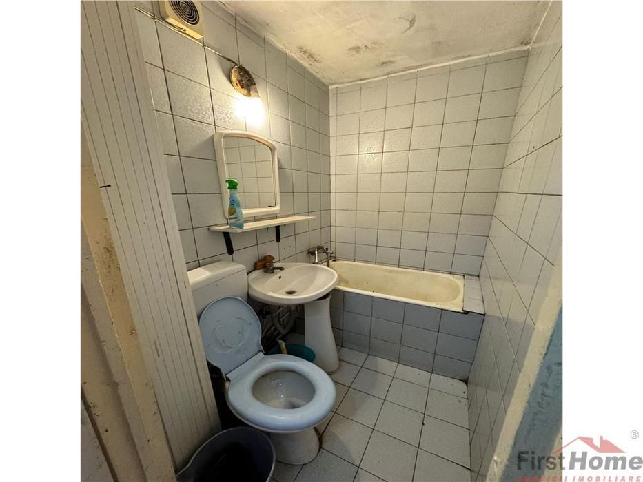 2 camere, zona sud, etaj 3\/4, izolat, termopan (necesita renovare)