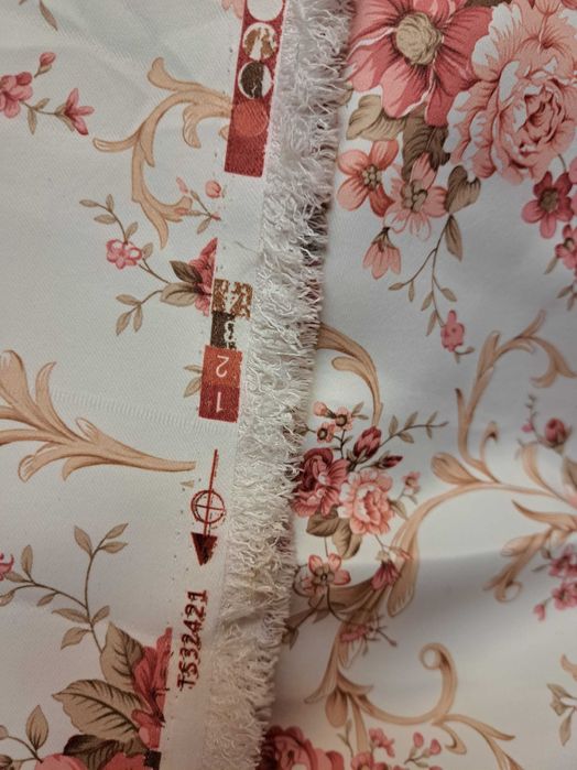 Material textil pentru draperii, cuverturi,