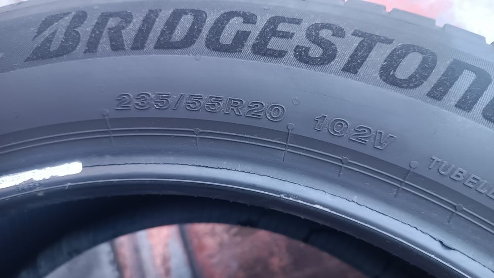 235/55/20 Bridgestone Дот 3724