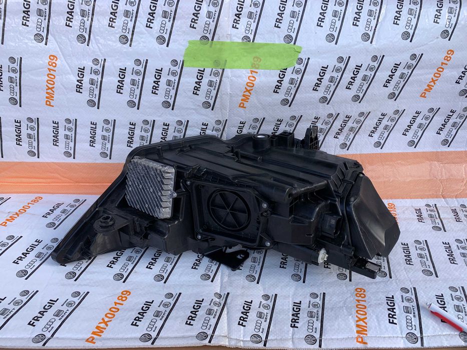 Far stanga Audi A6 4K C8 Full LED 4K0941033