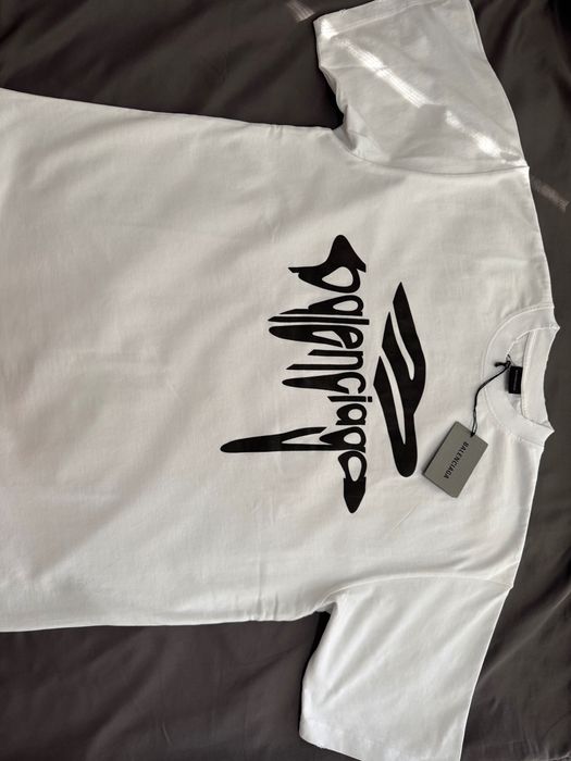 Тениска Balenciaga