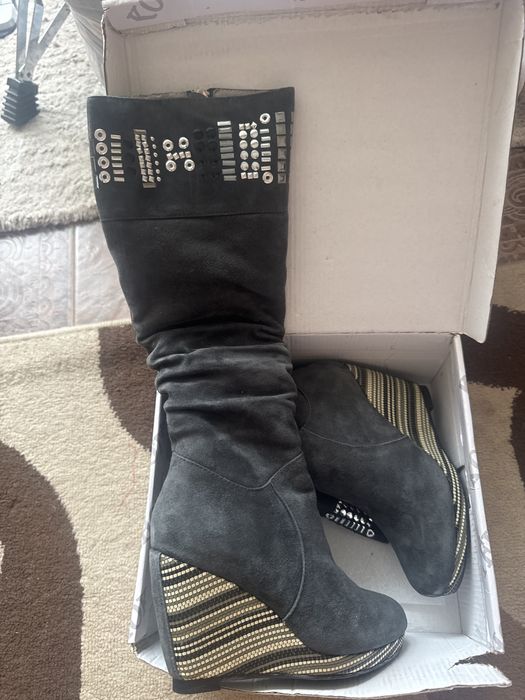 Новые сапоги замша