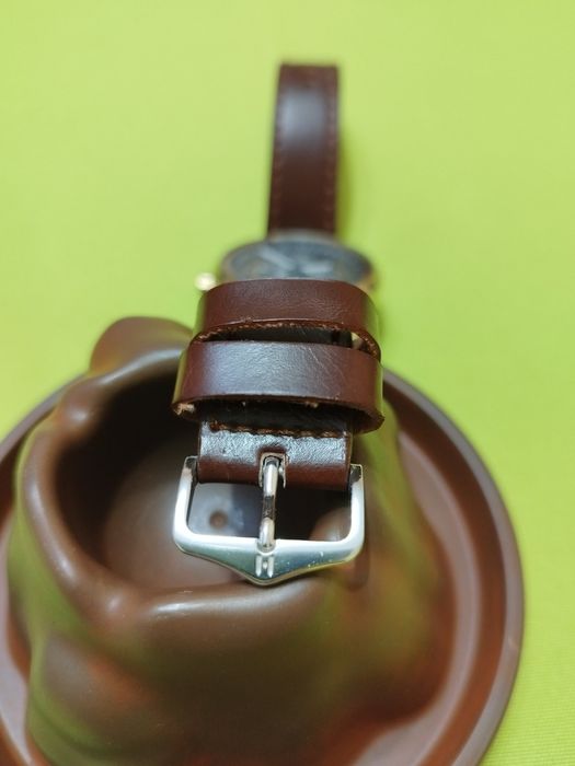 Продавам часовник Fosul