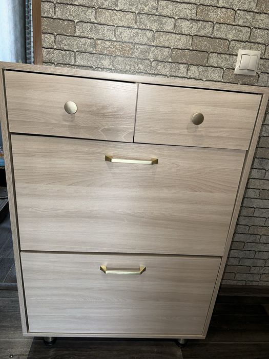 Продам обувницу.