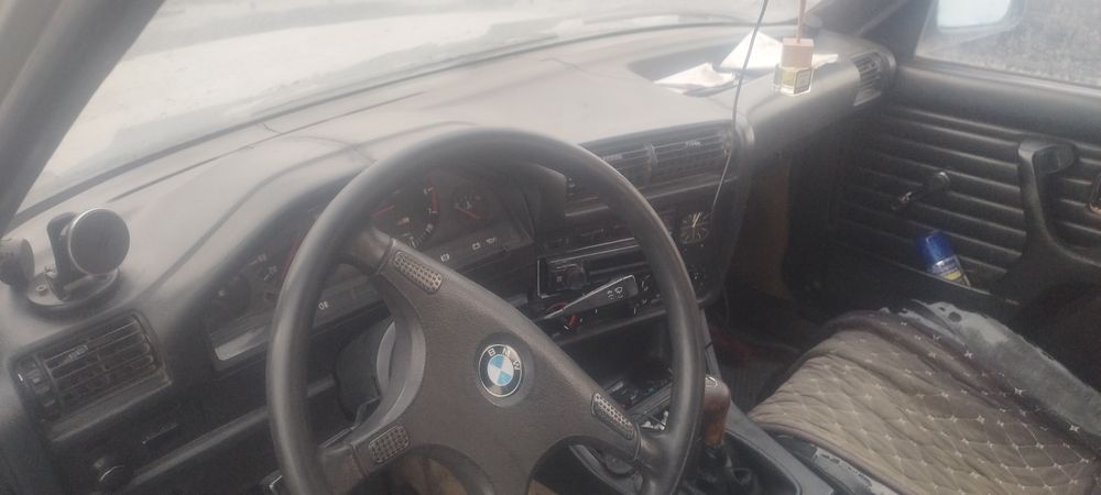 Продам БМВ е30 318