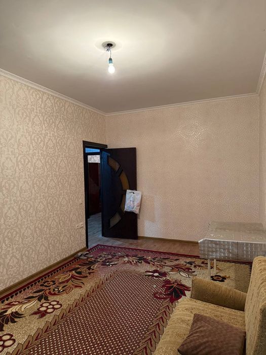 Срочно продаётся 2 комнатная квартира в городе Чирчике