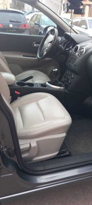 Proprietar, vand Nissan Qashqai PANORAMIC 1.6 INMATRICULATA