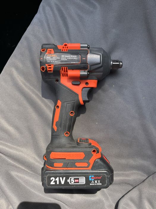Cheie de impact 1/2′′ si 1/4′′, JUEMEL  21V