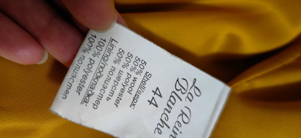 Женское пальто 44 размер.