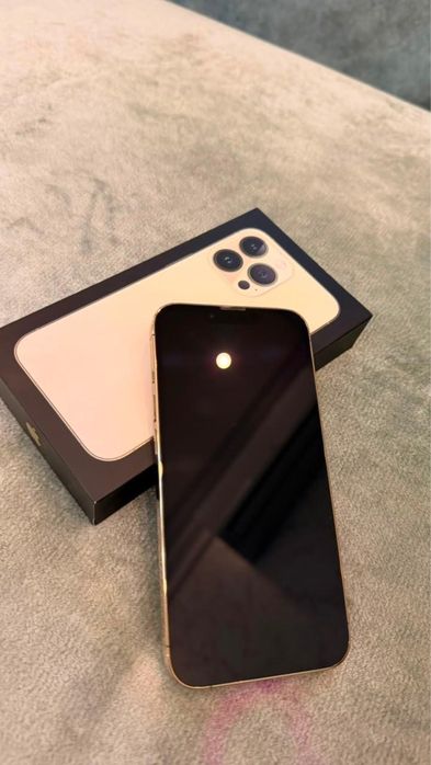 Продам Айфон 13 pro, память 1 Tb