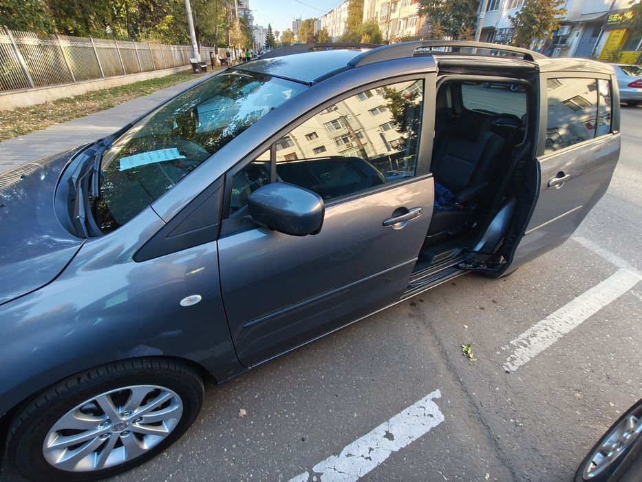 Mazda 5 in 7 locuri