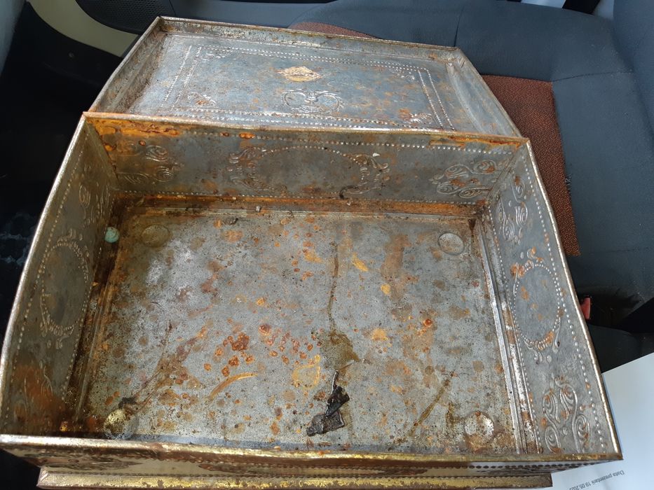 Cutie din tablă model vechi