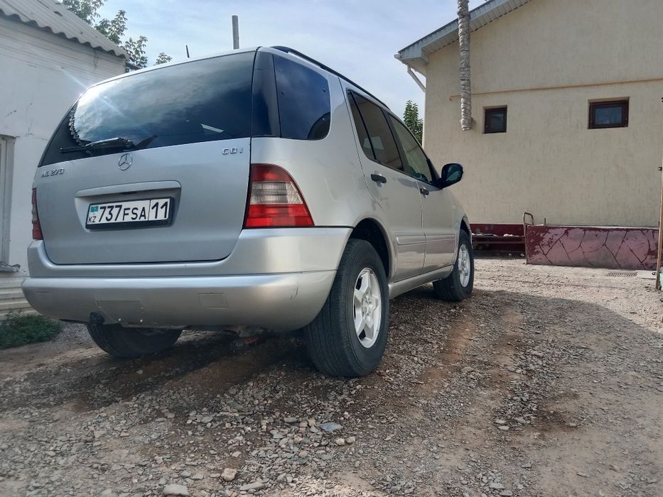 Мерседес мл 2шт 2.7. И 5.5. 2002. .2001гв