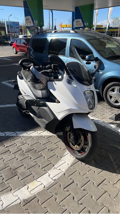 Vand scuter Gilera GP 800