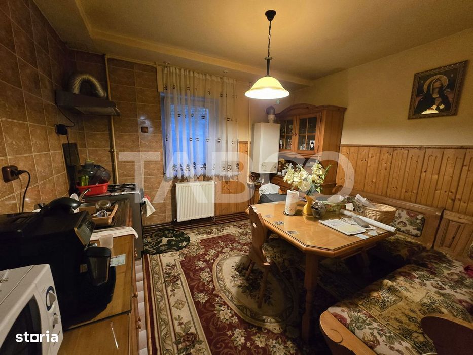 Apartament 3 camere decomandat 72 mpu 2 bai pivnita Vasile Aaron Sibiu
