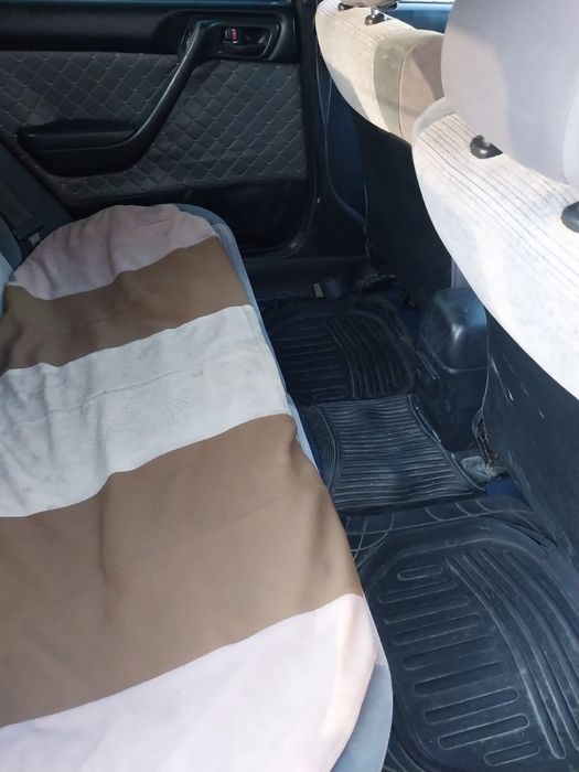 Продам машину Toyota Karina E